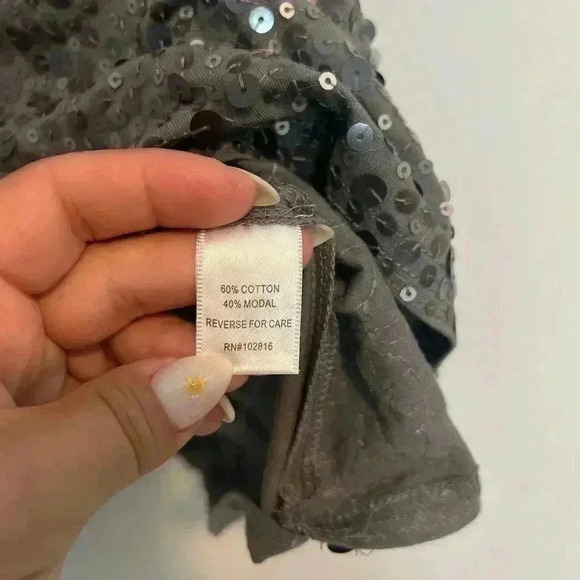 GARNET HILL Front Sequin Top Size XS Scoop Neck Short Sleeve - Picture 3 of 4